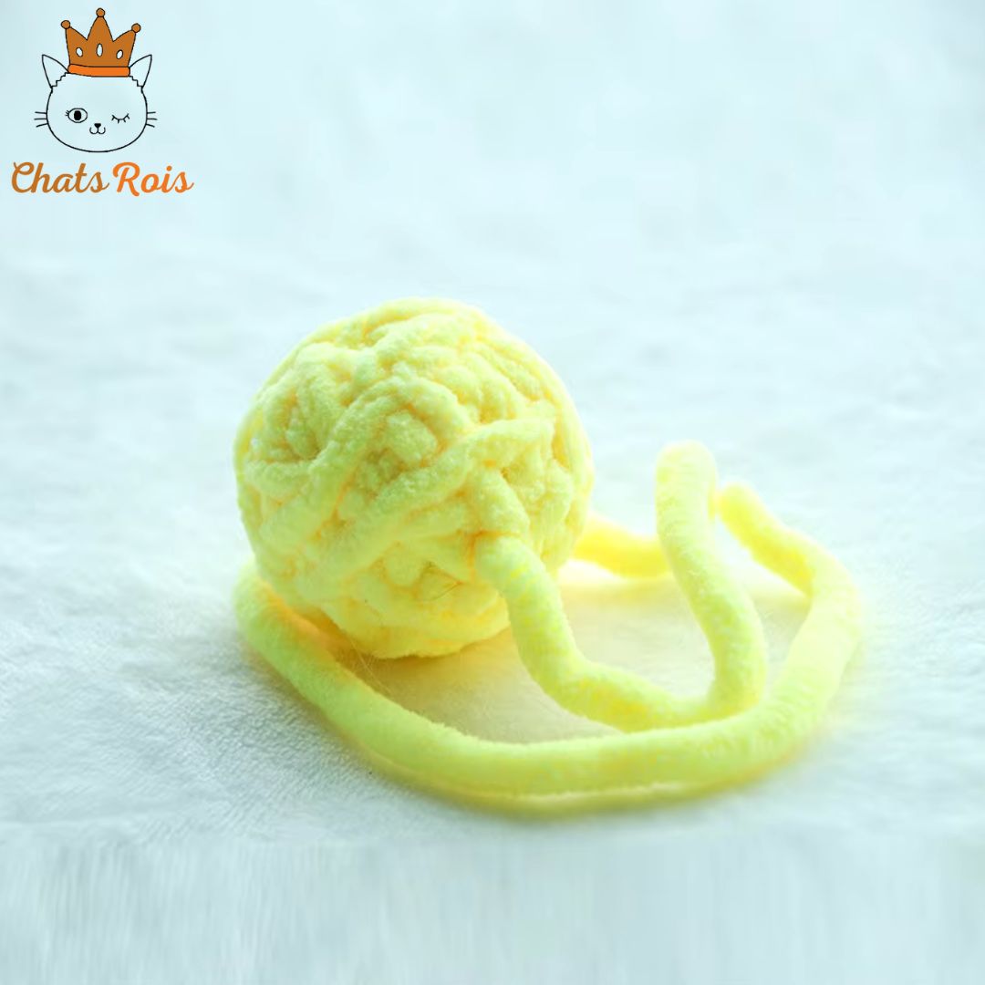 jeux-pour-chat-balle-a-laine-jaune-anti-stress